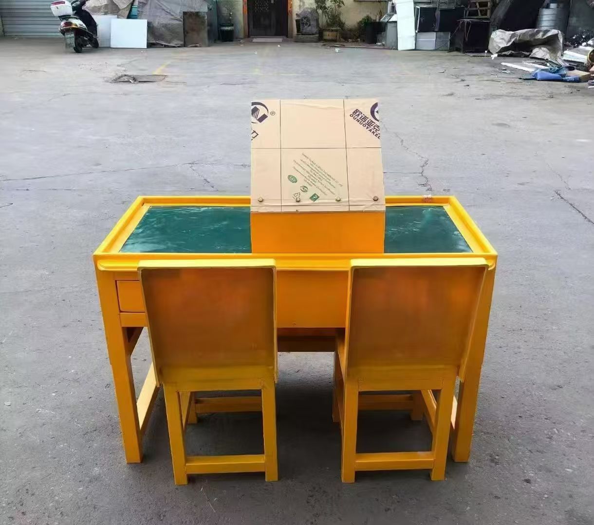 娄底防静电导通桌井下煤矿火工品发放桌：危险品流转的安全守护者
